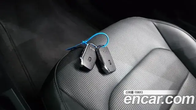 Kia Niro 2023 — Şəkil 1/30