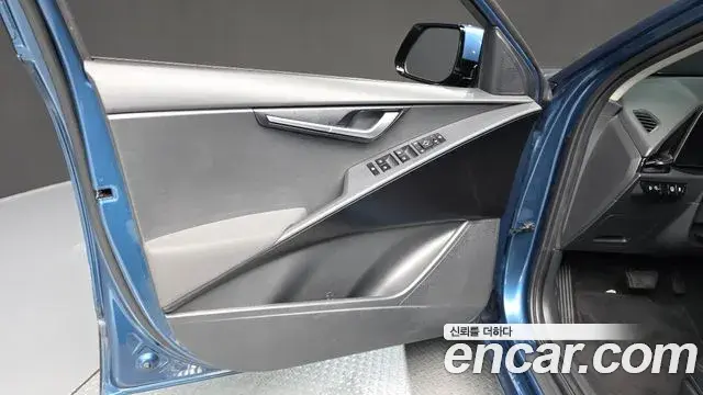 Kia Niro 2023 — Şəkil 30/30