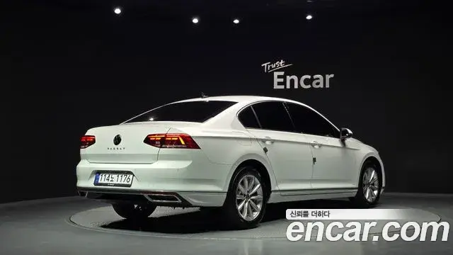 Volkswagen Passat GT 2021 — Фото 2/20