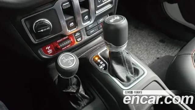 Jeep Wrangler 2025 — Фото 9/20
