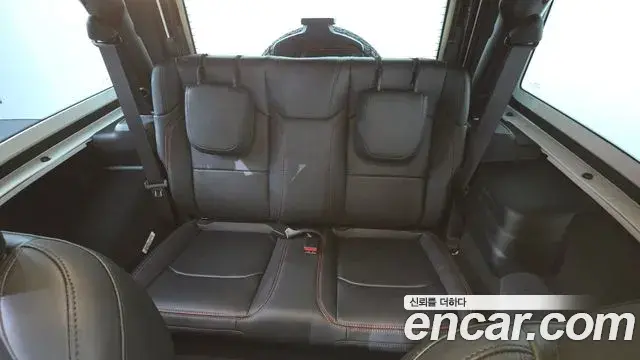 Jeep Wrangler 2025 — Фото 15/20
