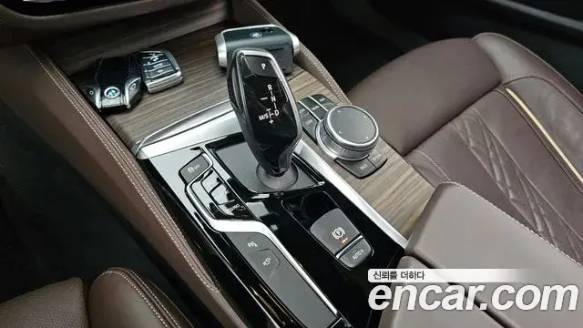 BMW 5 Series 2019 — Фото 9/20