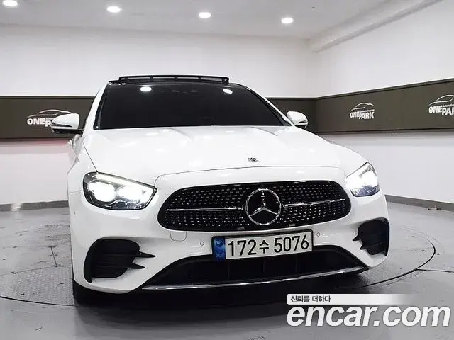 Mercedes-Benz E-Class 2021 — Фото 1/20