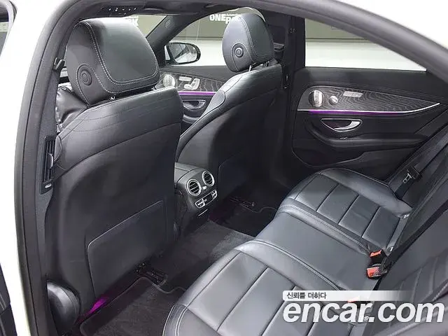 Mercedes-Benz E-Class 2021 — Фото 4/20