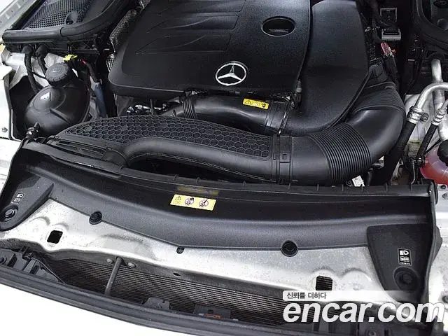 Mercedes-Benz E-Class 2021 — Фото 20/20