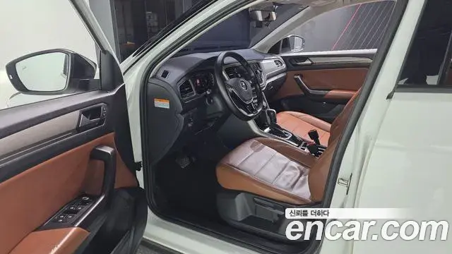 Volkswagen T-Roc 2021 — Photo 12/20