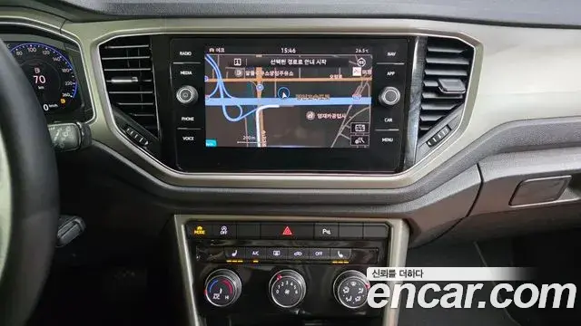 Volkswagen T-Roc 2021 — Photo 16/20