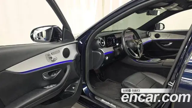 Mercedes-Benz E-Class 2021 — Фото 10/20