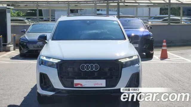 Audi Q7 2025 — Фото 2/20