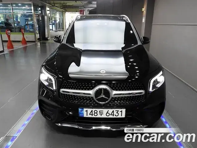 Mercedes-Benz GLB-Class 2023 — Фото 9/20