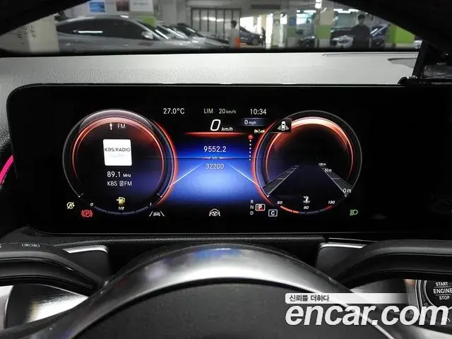 Mercedes-Benz GLB-Class 2023 — Фото 15/20