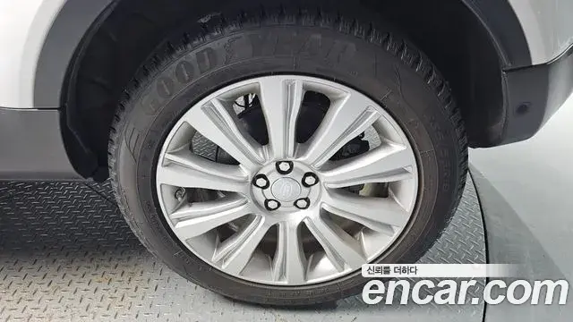 Land Rover Range Rover Evoque 2018 — Photo 5/34