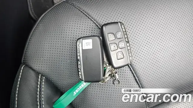 Land Rover Range Rover Evoque 2018 — Photo 17/34