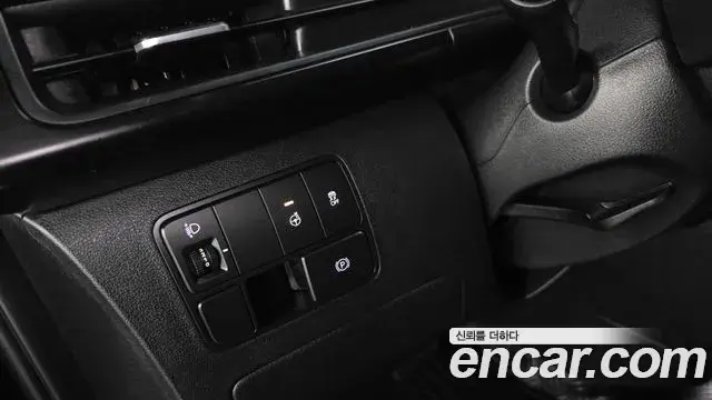 Hyundai Staria 2025 — Фото 13/20