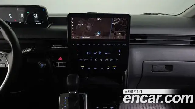 Hyundai Staria 2025 — Фото 15/20