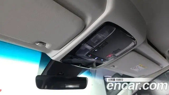 Hyundai Staria 2025 — Фото 19/20