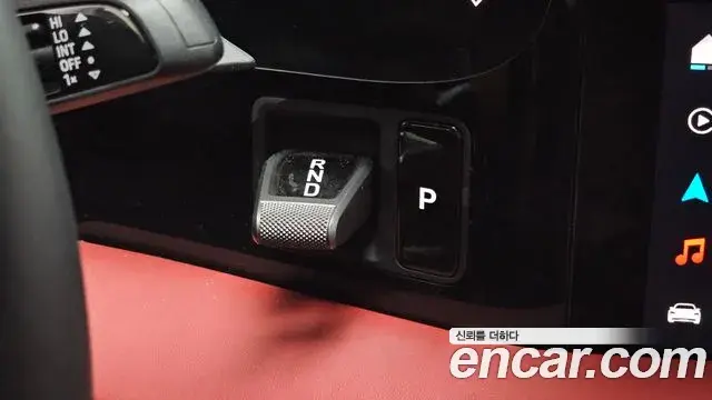 Porsche Taycan 2024 — Photo 16/37
