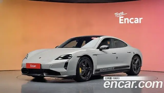 Porsche Taycan 2024 — Photo 33/37