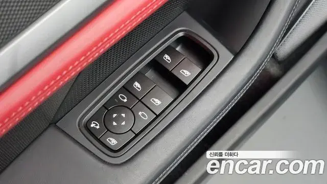 Porsche Taycan 2024 — Photo 26/37