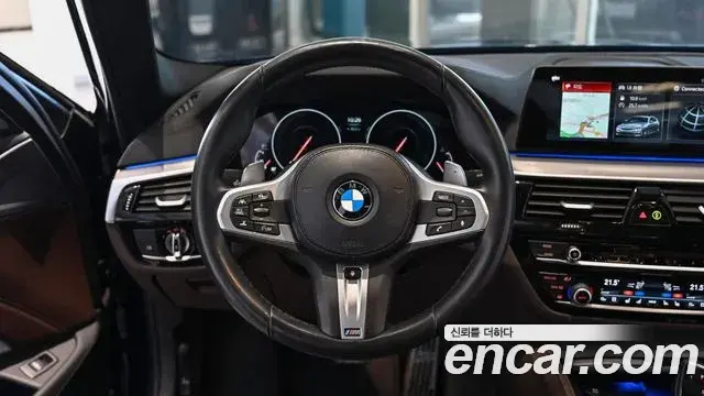 BMW 5 Series 2019 — Фото 16/20