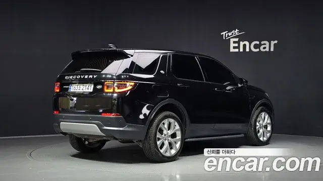 Land Rover Discovery Sport 2021 — Фото 2/20