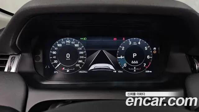 Land Rover Discovery Sport 2021 — Фото 8/20