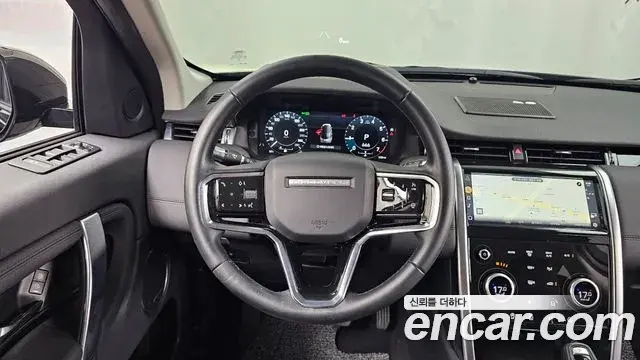 Land Rover Discovery Sport 2021 — Фото 13/20