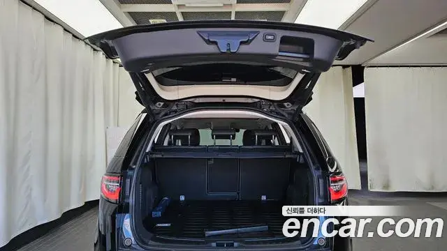 Land Rover Discovery Sport 2021 — Фото 17/20