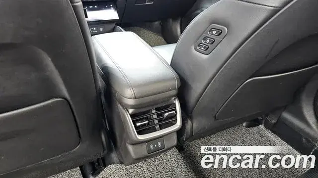Hyundai Grandeur 2023 — Фото 19/20