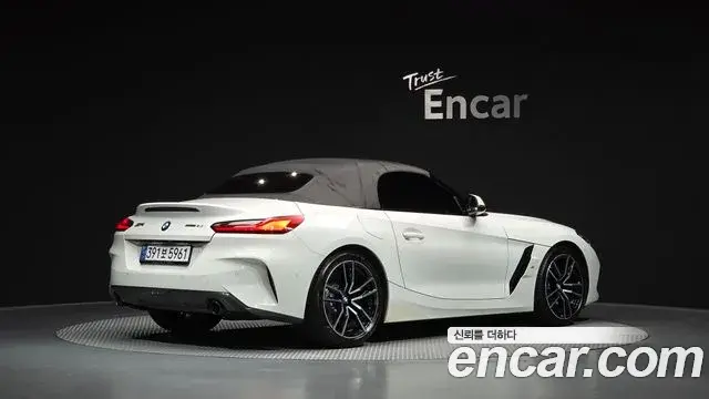 BMW Z4 2023 — Фото 2/20