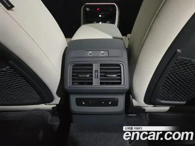 Audi Q5 2025 — Фото 12/18