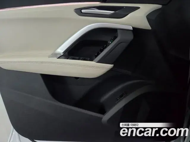 Audi Q5 2025 — Фото 16/18