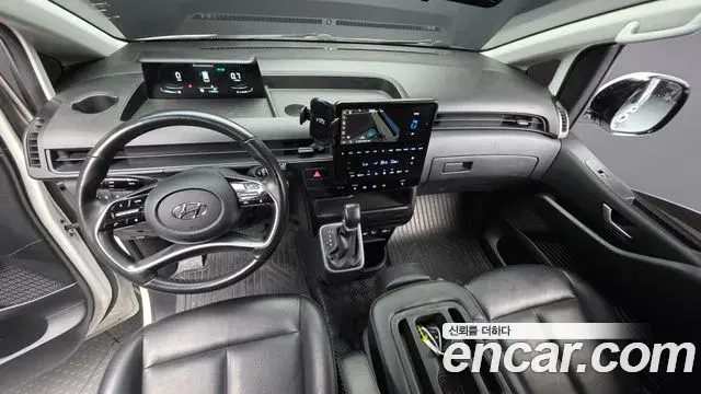 Hyundai Staria 2022 — Фото 10/20