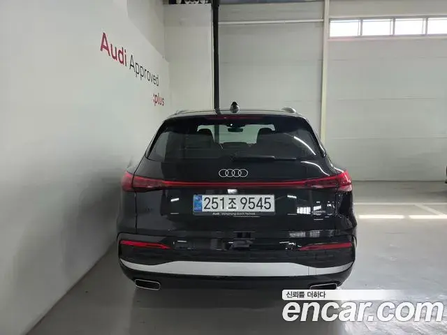 Audi Q5 2025 — Фото 3/18