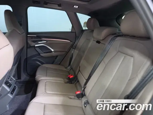 Audi Q5 2025 — Фото 16/18