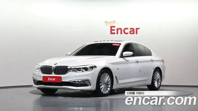 BMW 5 Series 2018 — Фото 10/20