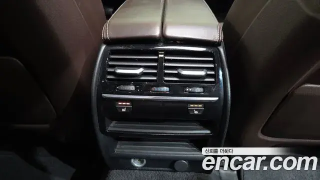 BMW 5 Series 2018 — Фото 19/20