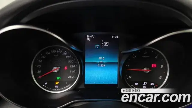 Mercedes-Benz C-Class 2019 — Фото 8/20
