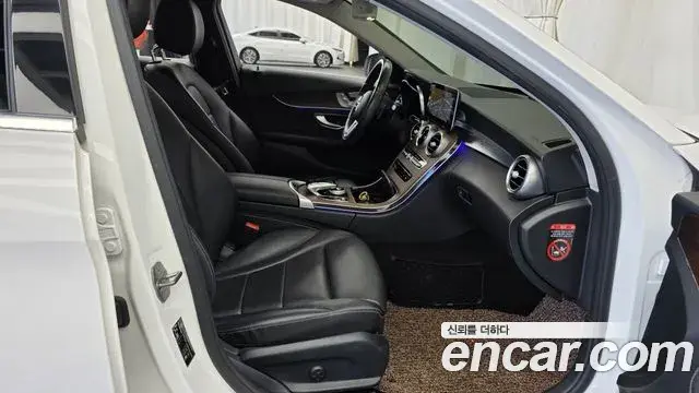 Mercedes-Benz C-Class 2019 — Фото 11/20