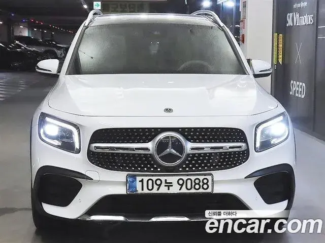 Mercedes-Benz GLB-Class 2021 — Фото 2/20