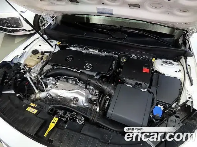 Mercedes-Benz GLB-Class 2021 — Фото 19/20