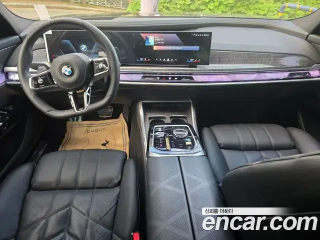 BMW 7 Series 2023 — Фото 11/19
