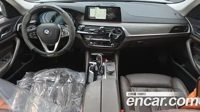 BMW 5 Series 2018 — Фото 6/20