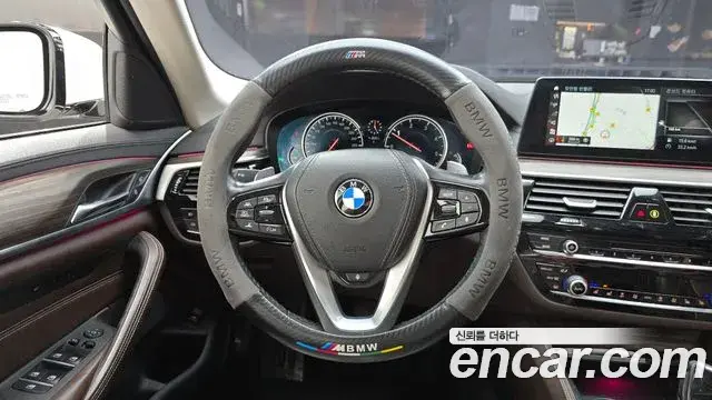BMW 5 Series 2018 — Фото 12/20