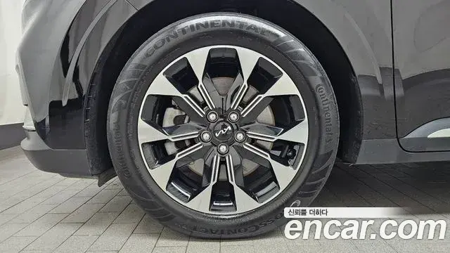 Kia Carnival 2023 — Фото 5/20