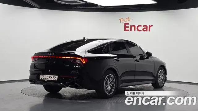 Kia K5 2022 — Şəkil 17/37