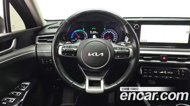 Kia K5 2022 — Şəkil 36/37