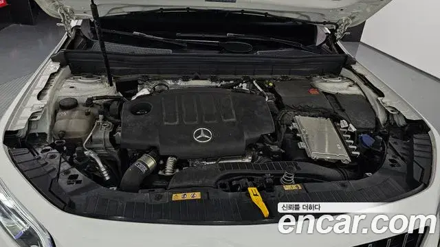 Mercedes-Benz GLB-Class 2022 — Фото 6/20