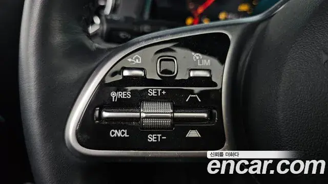 Mercedes-Benz GLB-Class 2022 — Фото 17/20