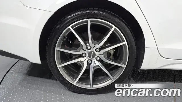 Genesis G70 2020 — ფოტო 26/35